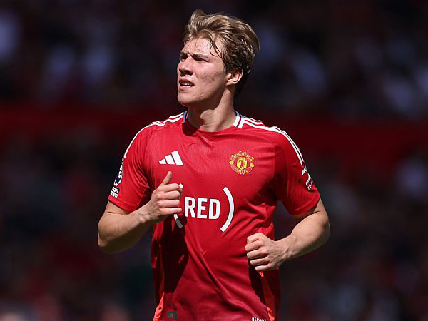 Man United Sepakat, Milan Tunggu Lampu Hijau Dari Rasmus Hojlund